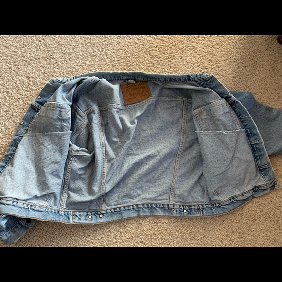 Vintage Men’s Levi Truckers Jacket - Picture 4 of 7